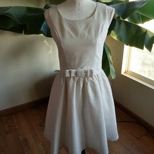 Connie Toi Womans Sz Small Cream Dress Metallic